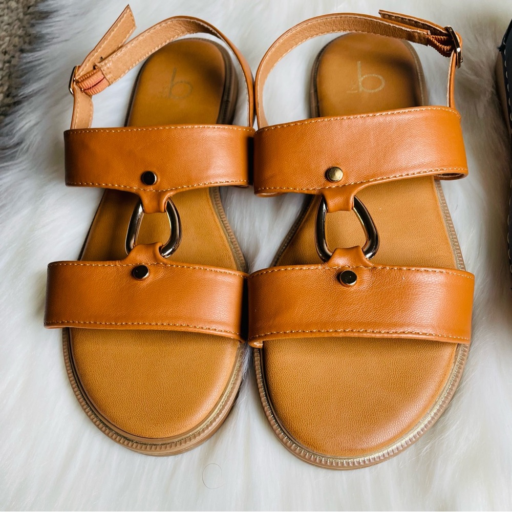 Bundle Deal 2 Pairs Women’s Shoes Size 7 – Brown Sandals + Navy Flats | Stylis